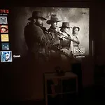 شقة Bat Solutions Trier-euren - Alles Was Ein Nicht Bietet - 35 Qm Ferienwohnung, Heimkino, Wallbox, Kueche Fuer 4 Personen *