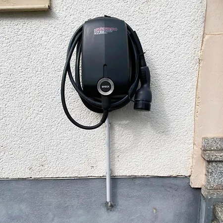 Bat Solutions Trier-euren - Alles Was Ein Nicht Bietet - 35 Qm Ferienwohnung, Heimkino, Wallbox, Kueche Fuer 4 Personen Трир