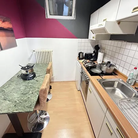 35qm 4 Personen Zentral! Kino! Kueche! Wallbox! Raeder, Eg Apartament Trewir