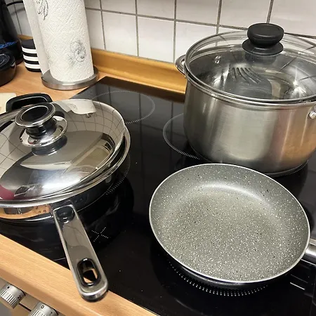 Bat Home Solutions Trier-Euren - Alles Was Ein Hotel Nicht Bietet - 35 Qm Ferienwohnung, Heimkino, Wallbox, Kueche Fuer 4 Personen Apartman