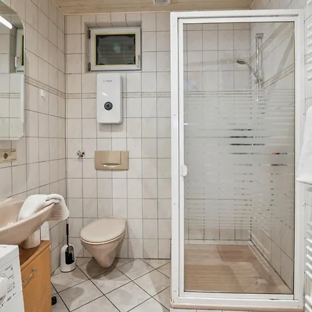 Bat Solutions Trier-euren - Alles Was Ein Nicht Bietet - 35 Qm Ferienwohnung, Heimkino, Wallbox, Kueche Fuer 4 Personen Appartement *