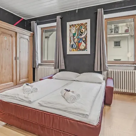 Апартаменты Bat Solutions Trier-euren - Alles Was Ein Nicht Bietet - 35 Qm Ferienwohnung, Heimkino, Wallbox, Kueche Fuer 4 Personen *