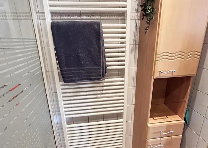 Bat Home Solutions Trier-Euren - Alles Was Ein Hotel Nicht Bietet - 35 Qm Ferienwohnung, Heimkino, Wallbox, Kueche Fuer 4 Personen Apartman *