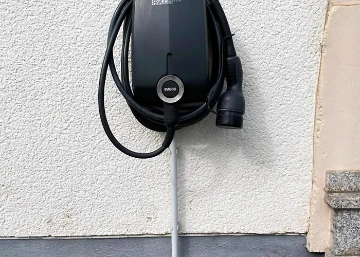 Bat Home Solutions Trier-Euren - Alles Was Ein Hotel Nicht Bietet - 35 Qm Ferienwohnung, Heimkino, Wallbox, Kueche Fuer 4 Personen Trier