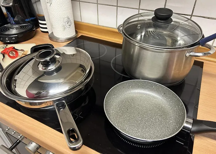 Bat Home Solutions Trier-Euren - Alles Was Ein Hotel Nicht Bietet - 35 Qm Ferienwohnung, Heimkino, Wallbox, Kueche Fuer 4 Personen Apartman