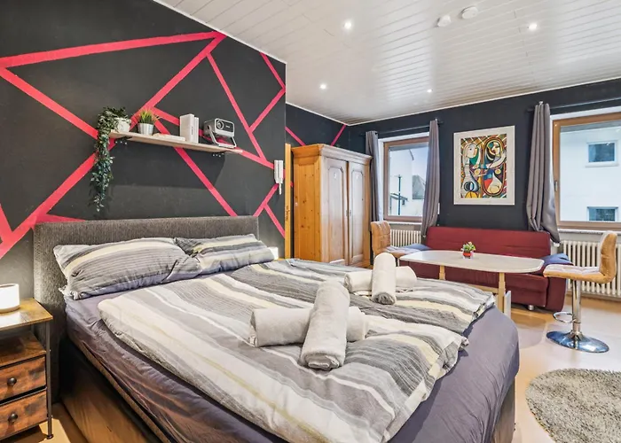 شقة Bat Solutions Trier-euren - Alles Was Ein Nicht Bietet - 35 Qm Ferienwohnung, Heimkino, Wallbox, Kueche Fuer 4 Personen